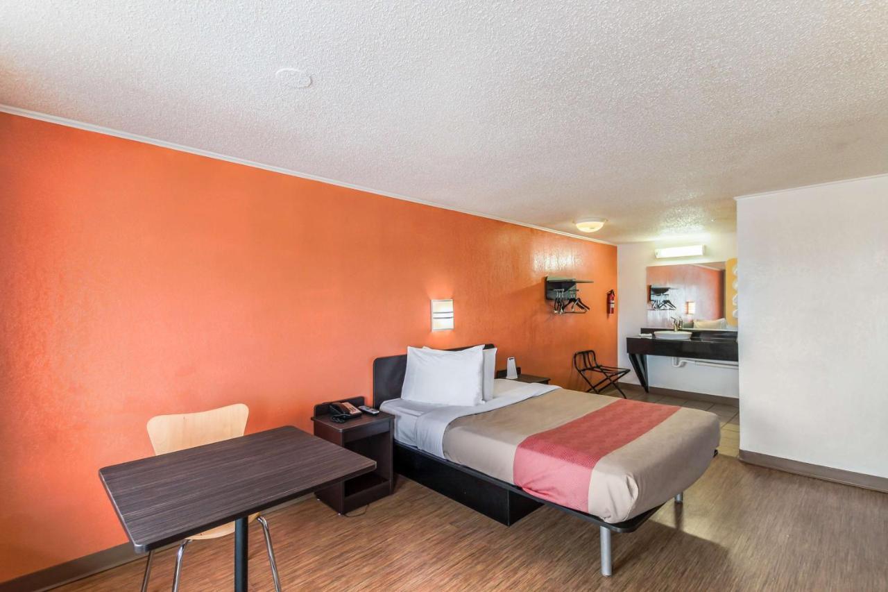 Motel 6 カラマズー エクステリア 写真